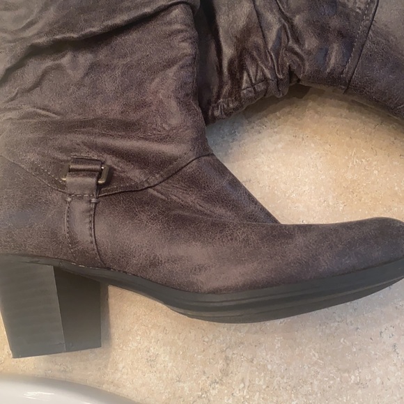 Cute boots ❤️ - Picture 4 of 4